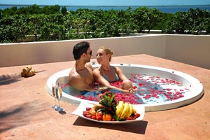 Raw Bar - Grand Oasis Sens